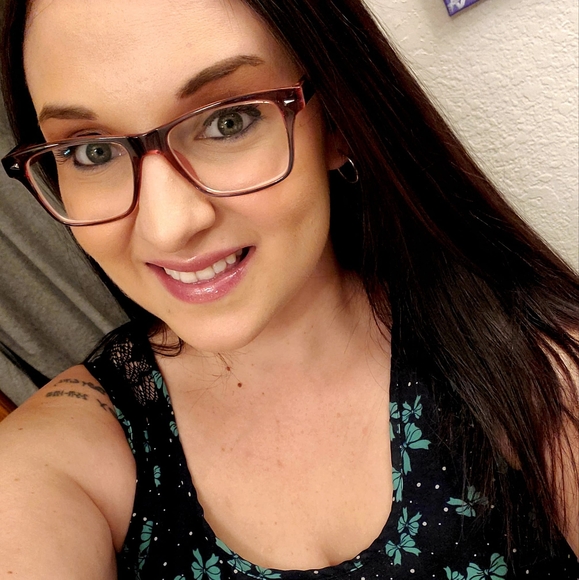 Meet your Posher, Audrey - Picture 1 of 1